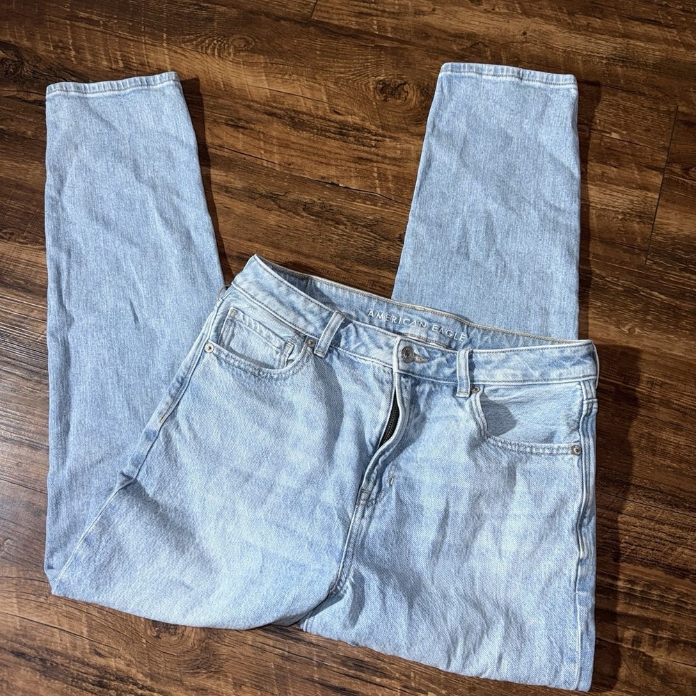 American Eagle 'Mom Jean' Straight Leg Women's Size 8‎ Blue Jeans